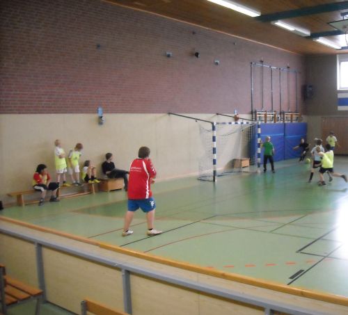Fussball gegen die Grundschule Liebenau Fussball gegen die Grundschule Liebenau
